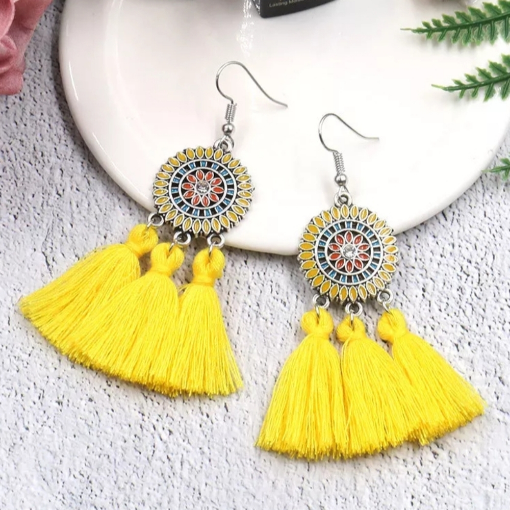 🔹️Boho Chic Yellow Tassel Earrings - Picture 3 of 5
